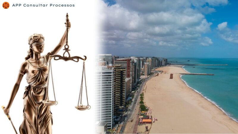 Consultar processo no tribunal do Ceará. Imagem da cidade de Fortaleza. Do outro lado da imagem com fundo branco, tem uma estátua da justiça segurando uma balança.