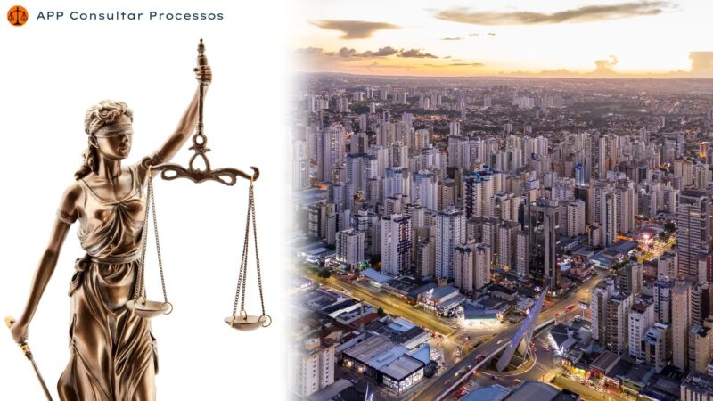Consultar processo no tribunal de Goiás. Imagem da cidade de Goiana. Do outro lado da imagem com fundo branco, tem uma estátua da justiça segurando uma balança.